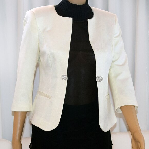 Open Front Cropped Suit Jacket - Picture 4 of 16